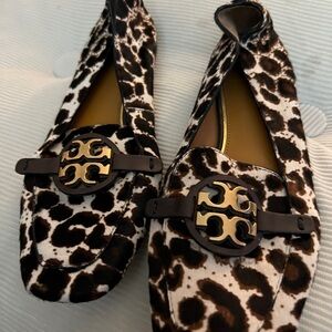 Tory Burch Animal Print Loafers with Black Accents 5.5